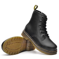 【ในสต็อก Dr.Martens รองเท้าบูทมาร์ตินหนังสำหรับเด็ก รองเท้ากันน้ำกันลื่นทนทาน