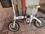 12吋或14吋成人單車，R.Bike 白色摺疊單車，唔係平價啵。