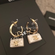 Chanel💫皮穿鏈包包菱格耳環