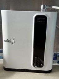 RainLife 3濾芯8層次 鹼性淨水系統(濾水器) (符合NSF的認証)  ，可直接安裝於水龍頭，無须用電，安裝後可直接飲用開水。巳徹底清潔，沒保養，不包濾心。 新淨，運作正常，無保養 無需用電，