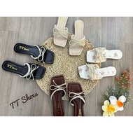 sandal perempuan Square-toed sandals with flat neckline and white tube bow FullSize