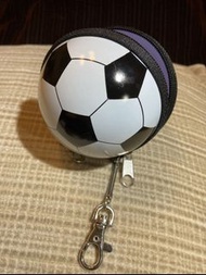 足球造型 硬殼式收納包 鑰匙圈 雙邊拉鍊  鑰匙圈方便掉在包包上