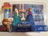 迪士尼 冰雪奇緣 艾莎公主 安娜公主MagiClip 閃亮換裝禮服 滾動滑雪人物角色遊戲組Disney Frozen Anna Elsa and Olaf Roll Me! Glitter Glider