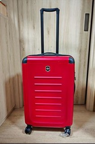 NEW Authentic Victorinox light weight luggage 🥰(23 inch) 3.4 kg/7.6 lb mid size dark red color suitc