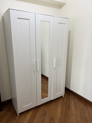 Ikea 白色三門衣櫃連鏡