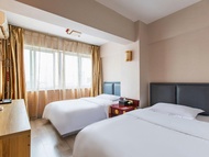 Puros Hotel (Chongqing Daping Light Rail Station)