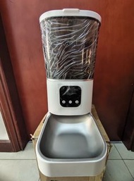 Smart Pet Feeder (Apps and camera version) 智能寵物餵食器(Apps及鏡頭版)