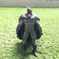 Action figure - batman rabbit arkham city