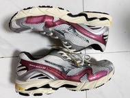 mizuno wave rider 10