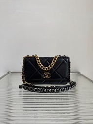 98🆕♠ ️ 🤍 Chanel/香奈兒芯片款19Bag 黑色全皮 woc 鏈條包尺寸：19 × 12cm