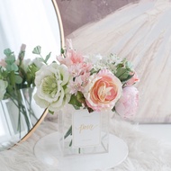 POSIE Flower Arrangement in Paris Vase โพซี่ ดอกไม้จัดสำเร็จในแจกันปารีส