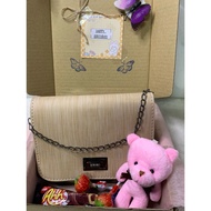 HADIAH PEREMPUAN/ HADIAH HARI JADI / HADIAH HARI IBU / HADIAH HARI GURU