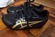 兒童跑步釘鞋Asics