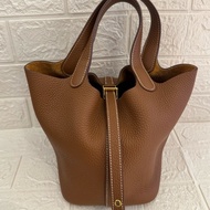 Hermes金棕色金釦picotin18