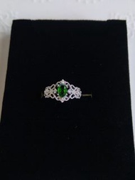 華麗綠透輝石戒指