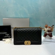 CHANEL 荔枝黑金 BOY 25