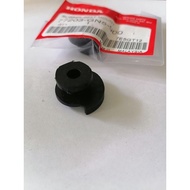 100% ORIGINAL HONDA EX5 DREAM RUBBER SEAT MOUTING 0 77203-GN5-900 GETAH SEAT KUSYEN KUSEN CUSION KUS