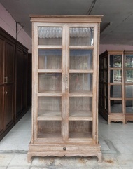 ตู้โชว์ไม้สัก (Teak wood display cabinet) ตู้หนังสือ รุ่น 5 ชั้น 1 ลิ้นชักเล็ก ประตูบานคู่ สีเสี้ยนข