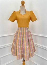 N728✨ ชุดเดรสผ้าทอลาย คอปีน กระโปรงบาน 8 ชิ้น อัดกาวทั้งชุด