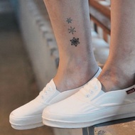 OhMyTat 藍色三連雪花 Blue Snowflake 刺青圖案紋身貼紙 (2 張)