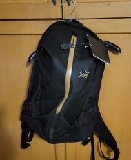 Arcteryx Artery,' x ARRO 22 BACKPACKARRO 22 BACKPACK Urban commuter with functional organization, 100% new 全新 , 100 % real