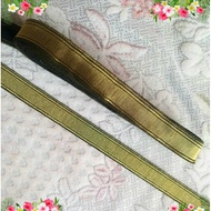 HIJAU Per meter of 2 cm wide Indian ribbon in green to gold