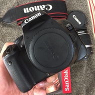 Bộ máy ảnh canon 550D kèm lens 18-55