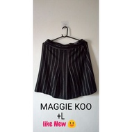 Maggie Koo Short Office Skirt Like New +L