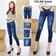 Asia Fashion Ripped Jeans 7/9 Women Ripped Jeans 7/9 Women's Jeans