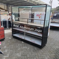 etalase rumah makan padang