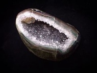紫水晶洞 Amethyst Geode 巴西 Brazil 132x96.4mm 900g