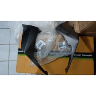 TAIL COVER Rear Body Z250SL Grey 1 Set Right Kiri Original kawasaki