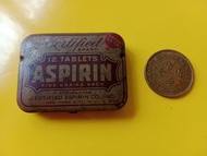 1939年 Aspirin 極罕有的美國製造阿士匹靈， Certified Brand, 自身檢定品牌  “ Certified Aspirin Co. Inc.” 細小鐵皮盒，可以裝載12粒五克總共
