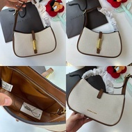 กระเป๋า CK hobo ขนาด 9 นิ้ว Outlet 💯%