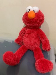 限量「UNIQLO 」KAWS x Sesame Street 三方聯名 芝麻街 ELMO娃娃52cm