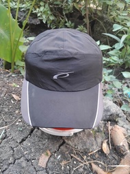 Topi outdoor PROSPECS GORETEX topi olahraga dewasa hitam dengan logo abstrak dan garis putih di tepi