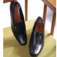 Women's shoes, women's loafers, loafers, women's work shoes, work shoes, black women's work shoes, l