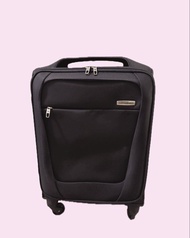 Samsonite 黑色軟身20吋行李箱 Luggage