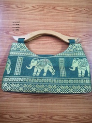 กระเป๋าถือคล้องแขนไม้ลายช้างน้อยไทยสีเขียว กระเป๋าสวยๆ กระเป๋าลายไทย กระเป๋าวินเทจ ของฝาก