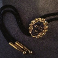 GRYPHON 黃銅假面領帶夾