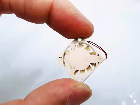 1703 5V 3.3V 1.7CM high rotation micro UAV cooling fan UF3H3-700