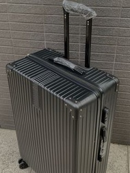 全新現貨超大容量行李箱，30吋行李箱，全新現貨旅行喼，30”luggage,30”inch baggage, Brand new ready-made extra-large capacity suitcase
