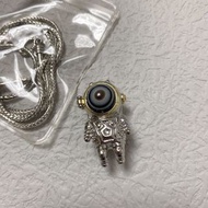 羊板眼天珠 鑲嵌藏銀太空人
