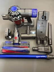 （終身售後）Dyson V6 fluffy 無線吸塵機一套，保證原裝正品， 整套經深度清潔消毒，電池續航45mins以上，吸力強勁，安全穩定性高，有門市有保養，購買信用度高