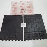Wheel Carpet Mud Carpet/ Universal Mud Guard Set 27.5 x 22.5 cm TWR Brand