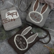 軻人羊毛氈原創設計兔子麋鹿單肩斜挎包手機包女包文藝復古森系