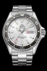 東方錶 ORIENT AUTOMATIC Mechanical Sports Series 機械錶 藍寶石抗磨損鏡面 鋼帶 20 ATM 防水 銀白色 放射面 RA-AA0825S