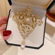 Elegant Classic Tassel Corsage Brooch for Women