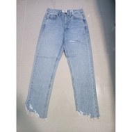 X2 Jeans Code G84 Second Hand Condition: Waist 26-27 Inches Hips 35-36 Crotch Height 13 Length 38 No