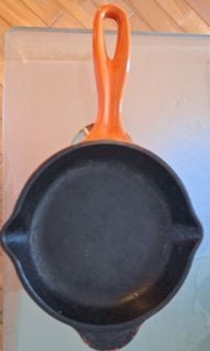 Le Creuset 橙色鑄鐵煎鍋